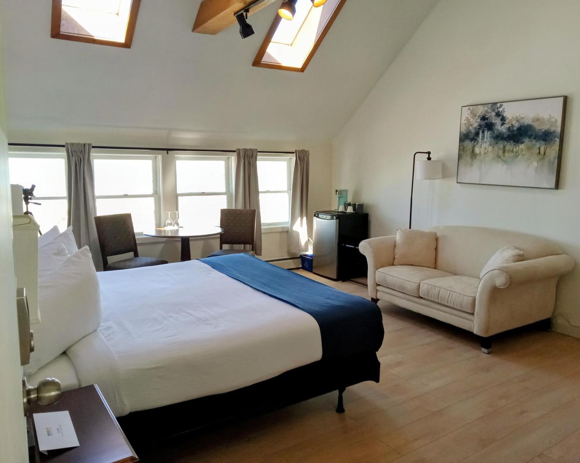 Hotel Wolfe Island Marysville Buitenkant foto