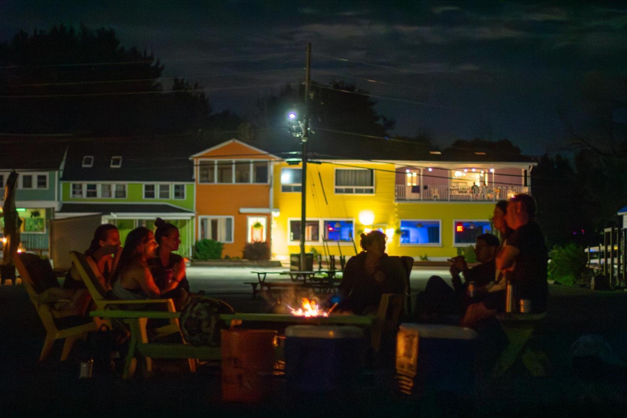 Hotel Wolfe Island Marysville Buitenkant foto
