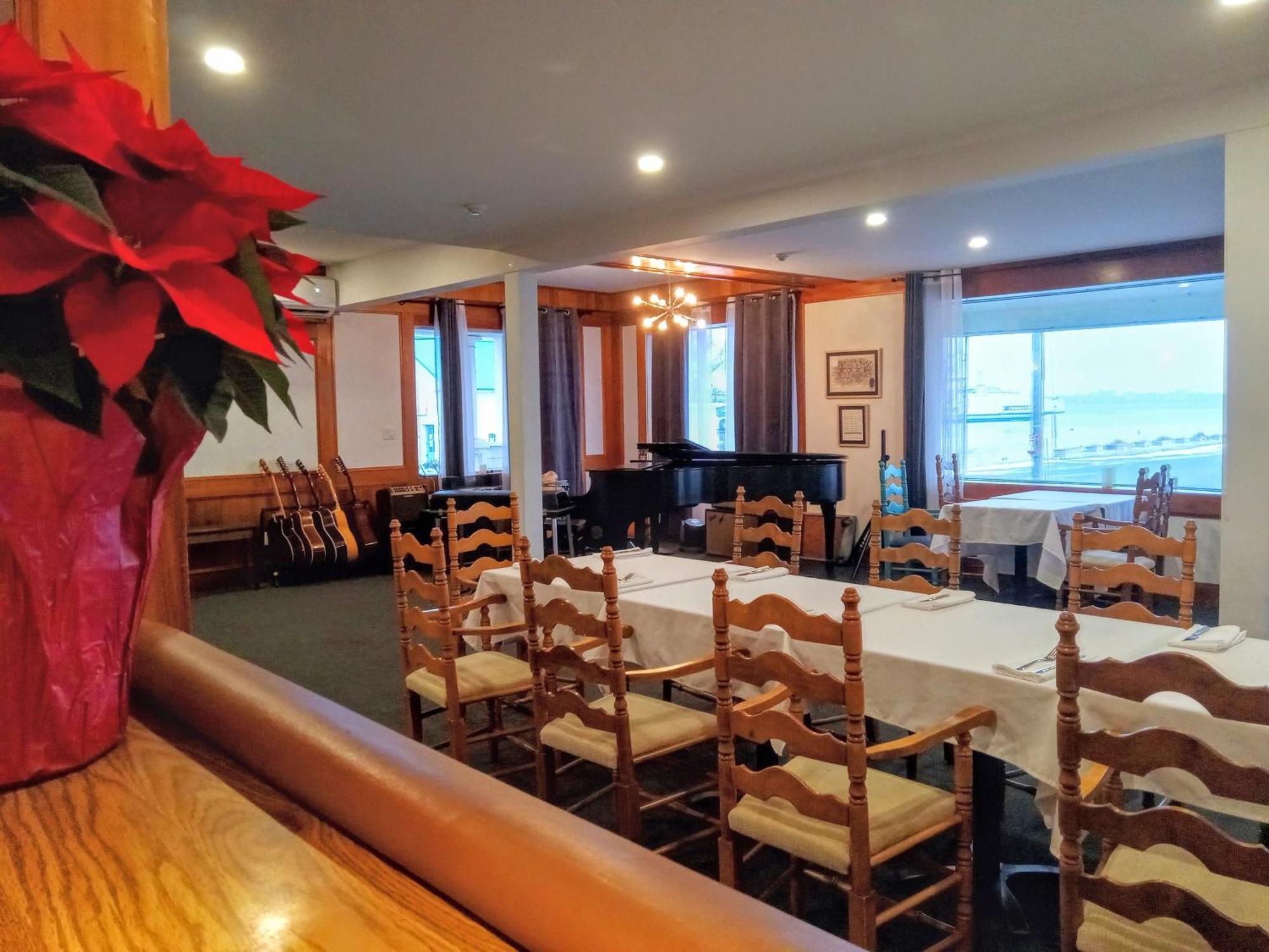 Hotel Wolfe Island Marysville Buitenkant foto
